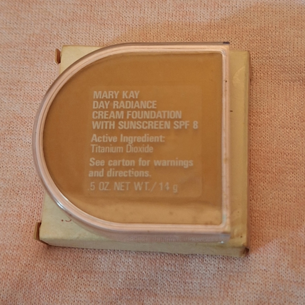 Mary Kay Day Radiance Cream Foundation almond Beige 6305